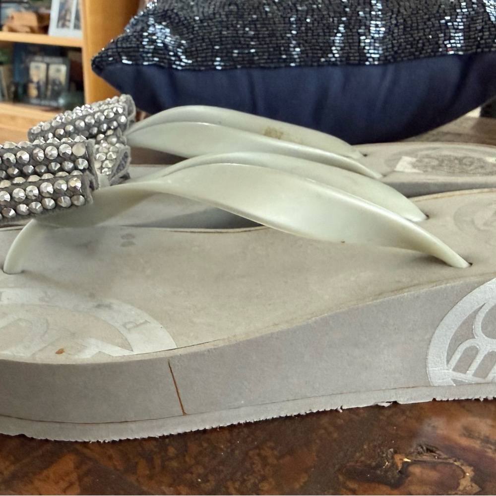 BCBG Paris Gray Rhinestone Bow Sandals - Picture 5 of 6